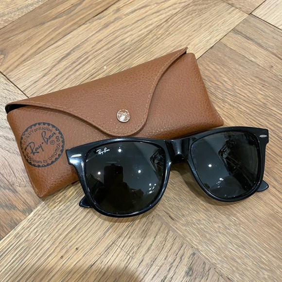 Ray Ban Black Sunglasses - Picture 1 of 4